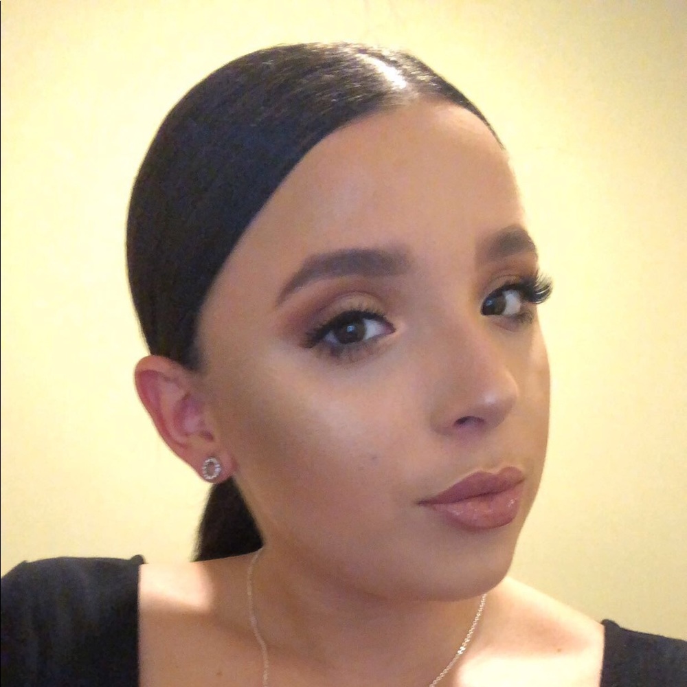 Meet your Posher, Nicole